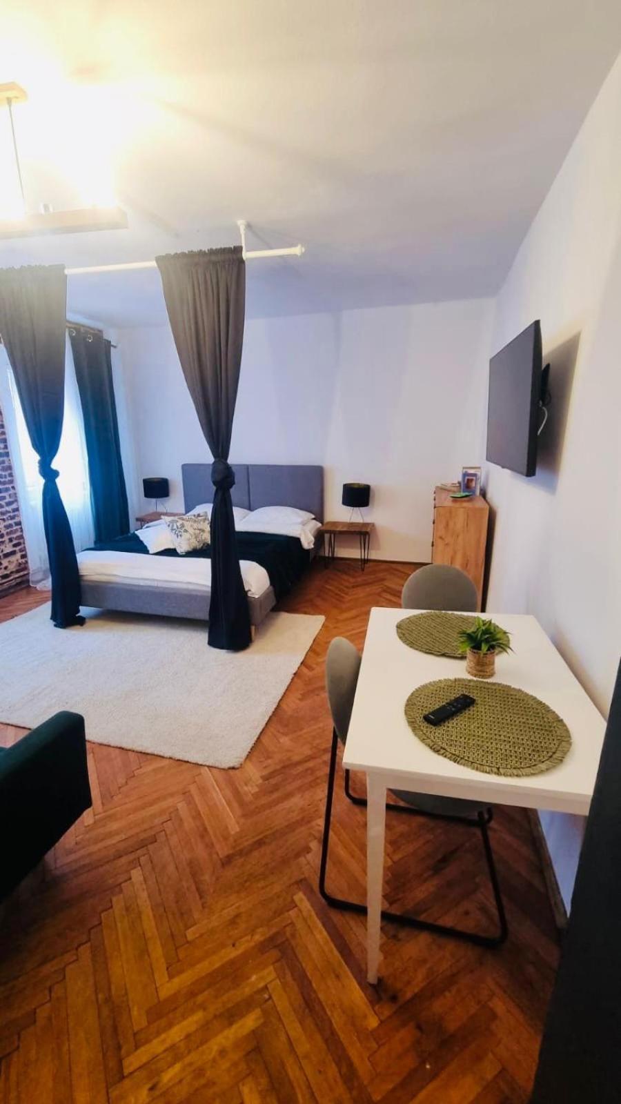 Vamesu Frontiers Apartment
